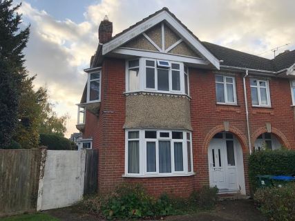 Property for auction in Hampshire)