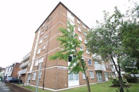 Property for auction in Hampshire)