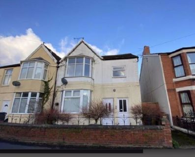Property for auction in Clwyd)