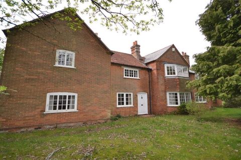 Property for auction in Hampshire)