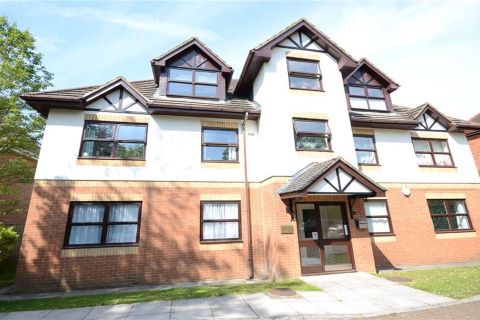 Property for auction in Berkshire)