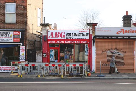 Property for auction in London)