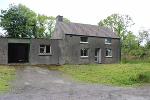 Property for auction in Dyfed)