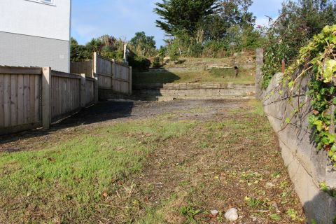 Property for auction in West Glamorgan)