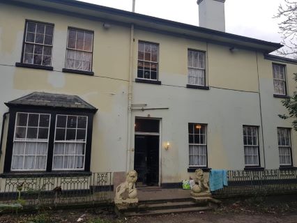 Property for auction in Nottinghamshire)
