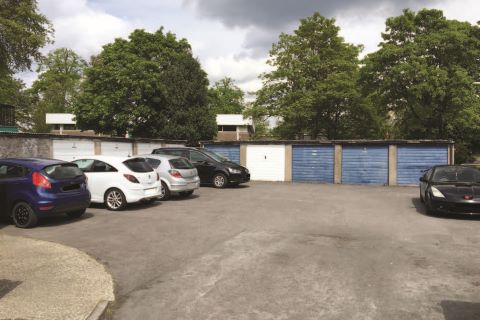 Property for auction in Hampshire)