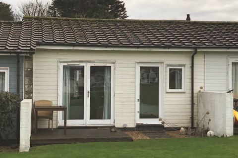 Property for auction in Isle of Wight)