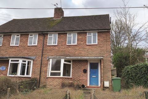 Property for auction in Hampshire)