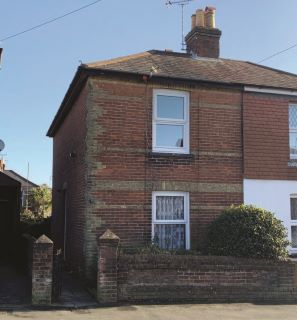 Property for auction in Isle of Wight)