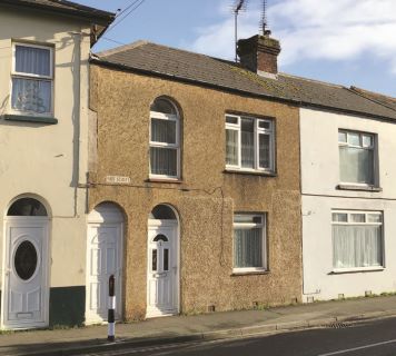Property for auction in Isle of Wight)