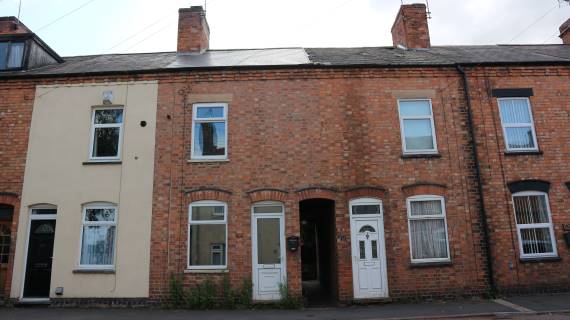 Property for auction in Warwickshire)