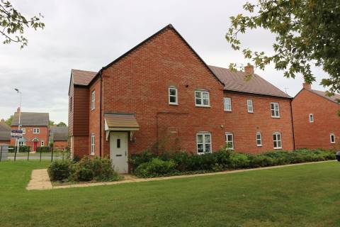 Property for auction in Warwickshire)
