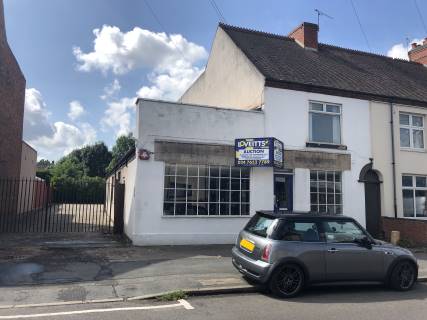 Property for auction in Warwickshire)