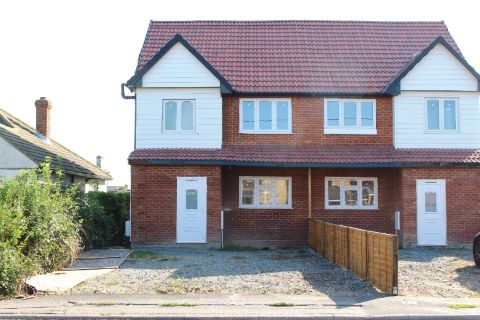 Property for auction in Essex)