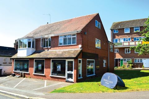 Property for auction in Devon)