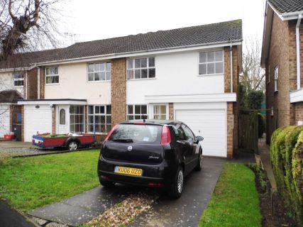 Property for auction in Warwickshire)