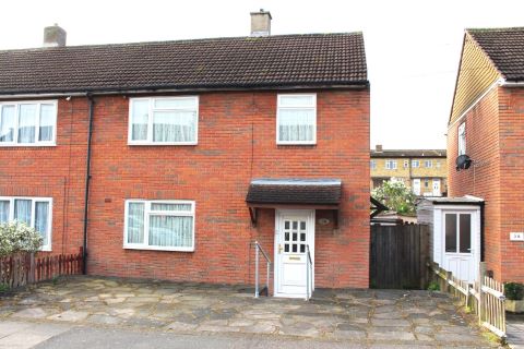 Property for auction in Essex)