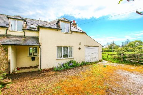 Property for auction in Essex)