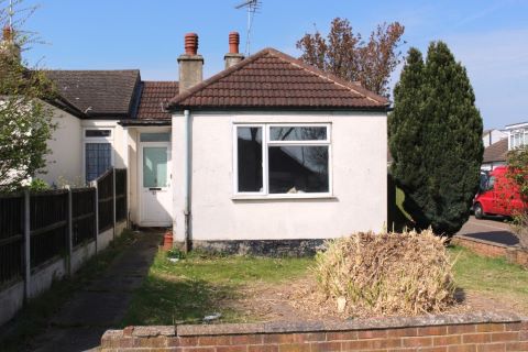 Property for auction in Essex)