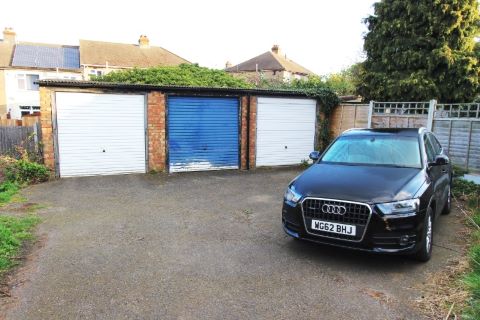 Property for auction in Essex)