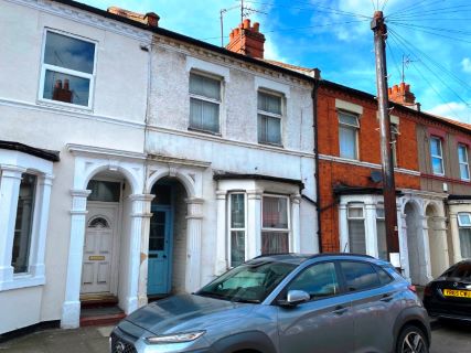 Property for auction in Northamptonshire)