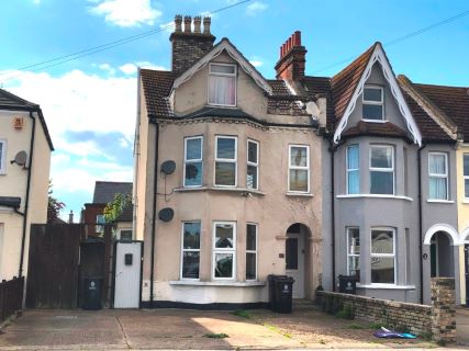 Property for auction in Essex)