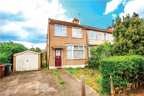 Property for auction in Essex)