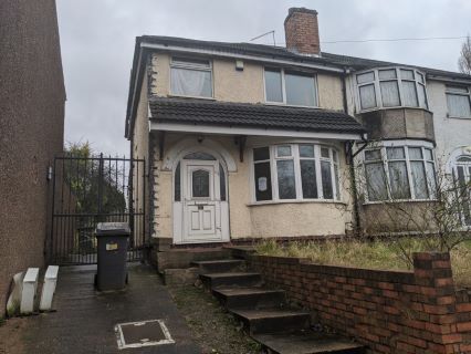 Property for auction in West Midlands)