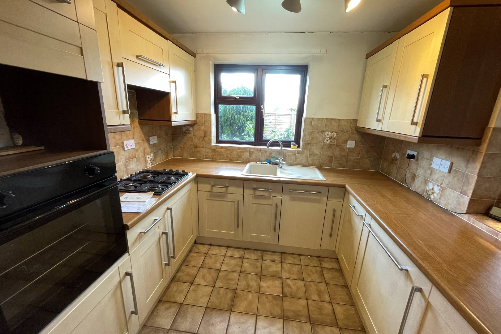 10 The Grange, Lower Caldecote, Biggleswade, SG18 9ET