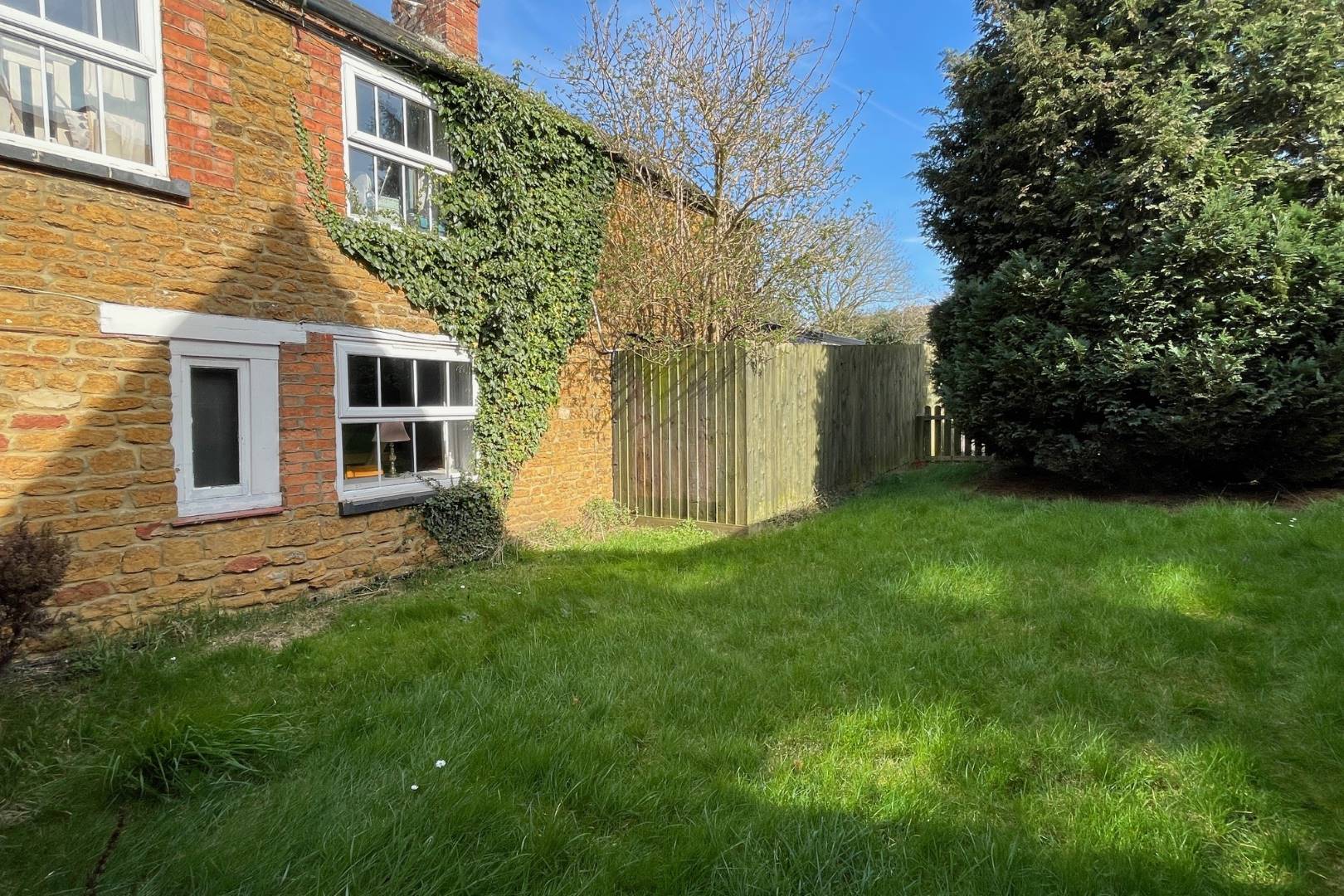 The Hare, 5 Main Street, Loddington, Kettering, NN14 1LA