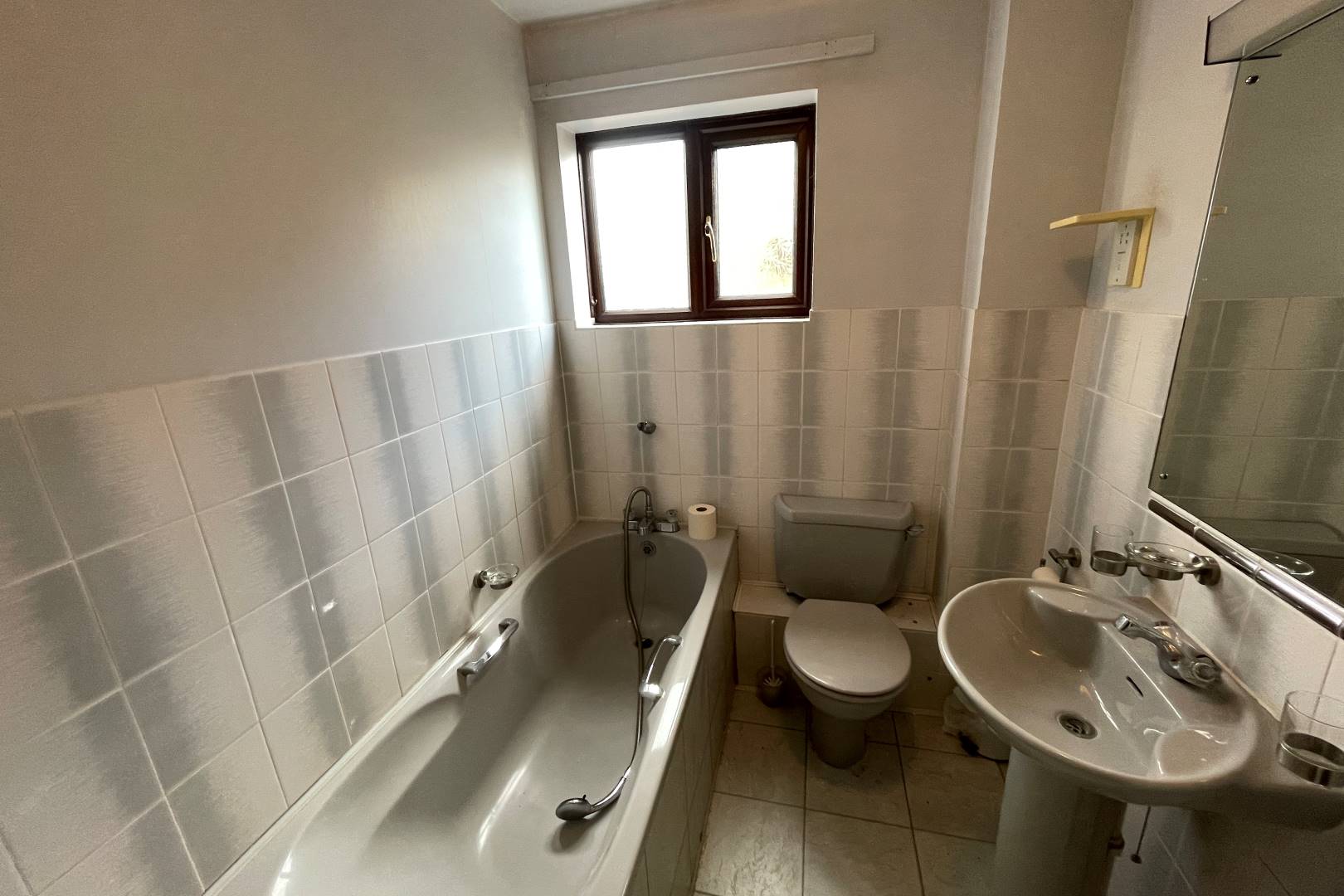 10 The Grange, Lower Caldecote, Biggleswade, SG18 9ET