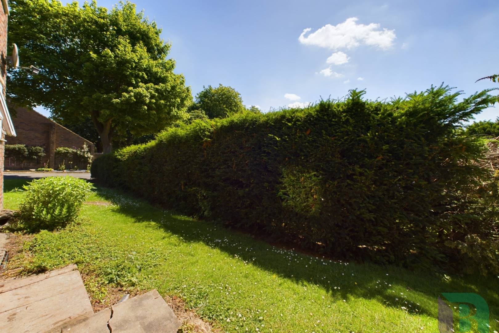 2 Warren Bank, Simpson, Milton Keynes, MK6 3AQ