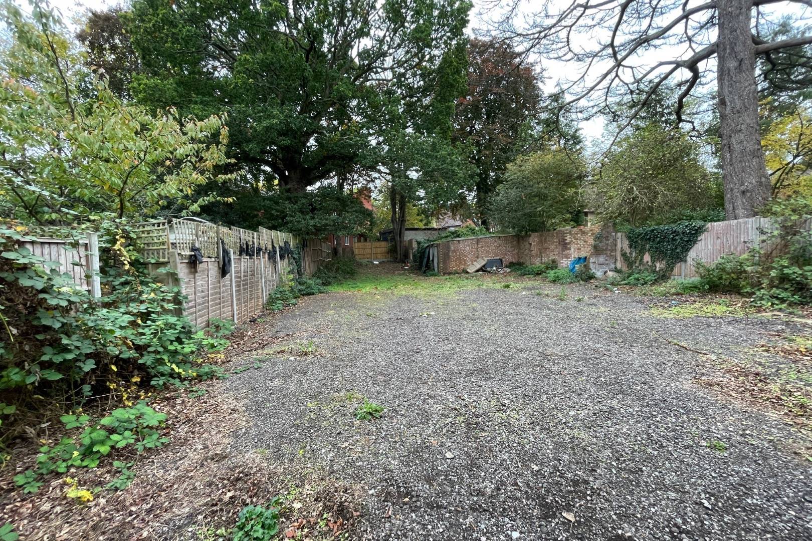 Land Adjoining 1 Uplands Court, London Road, Luton, LU1 3RQ