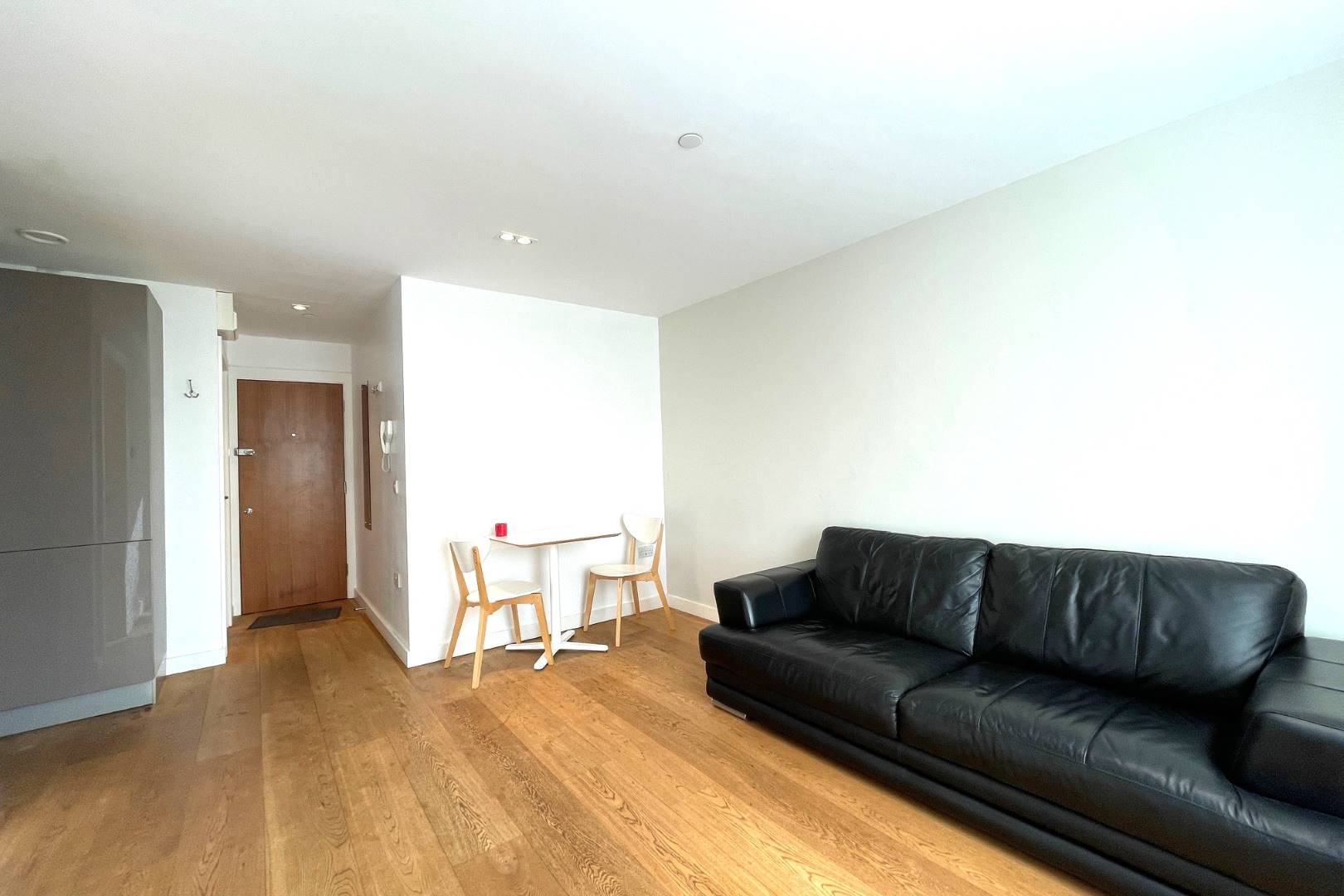 Flat 5, 258 Upper Fourth Street, Milton Keynes, MK9 1DP