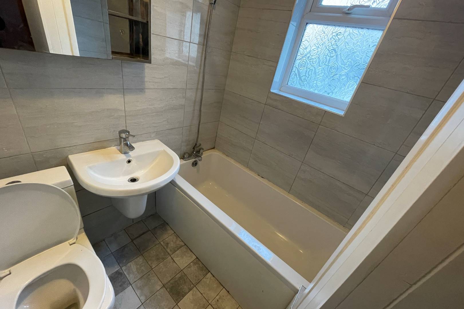 11 London Road, Little Irchester, Wellingborough, NN8 2EB