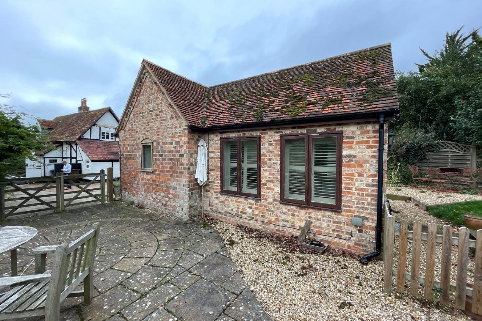 Buckle Cottage, 45 Botyl Road, Botolph Claydon, Buckingham, MK18 2LR