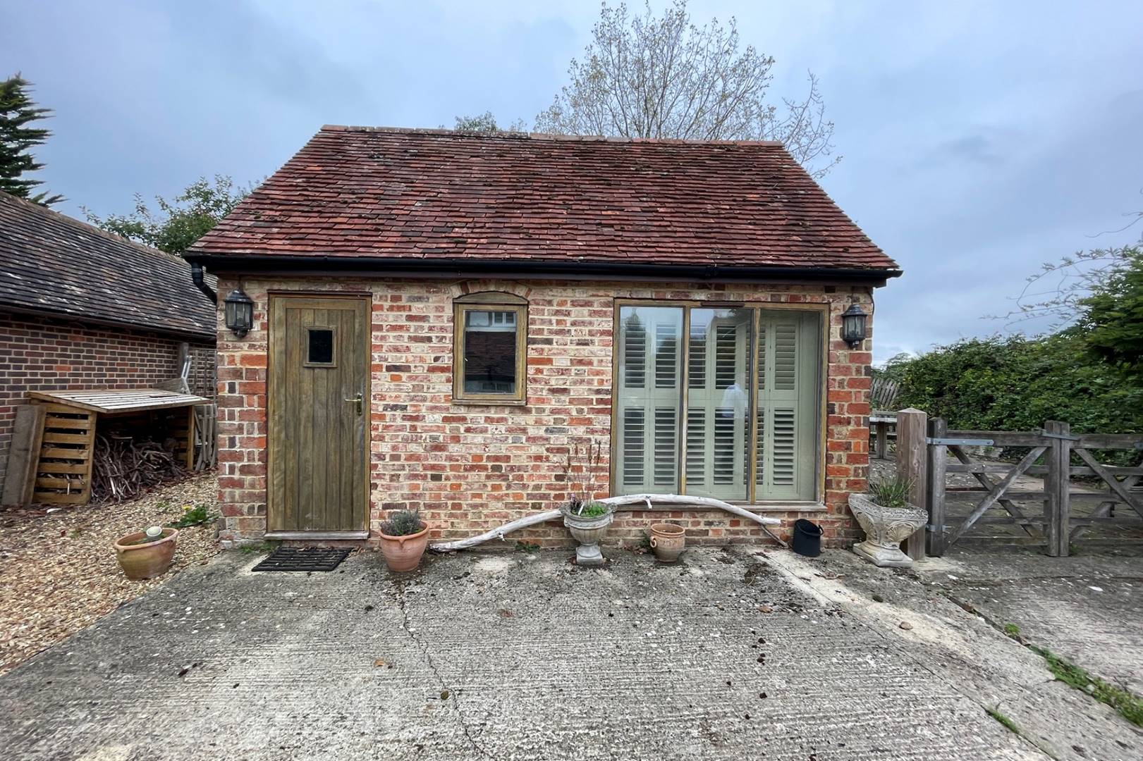 Buckle Cottage, 45 Botyl Road, Botolph Claydon, Buckingham, MK18 2LR
