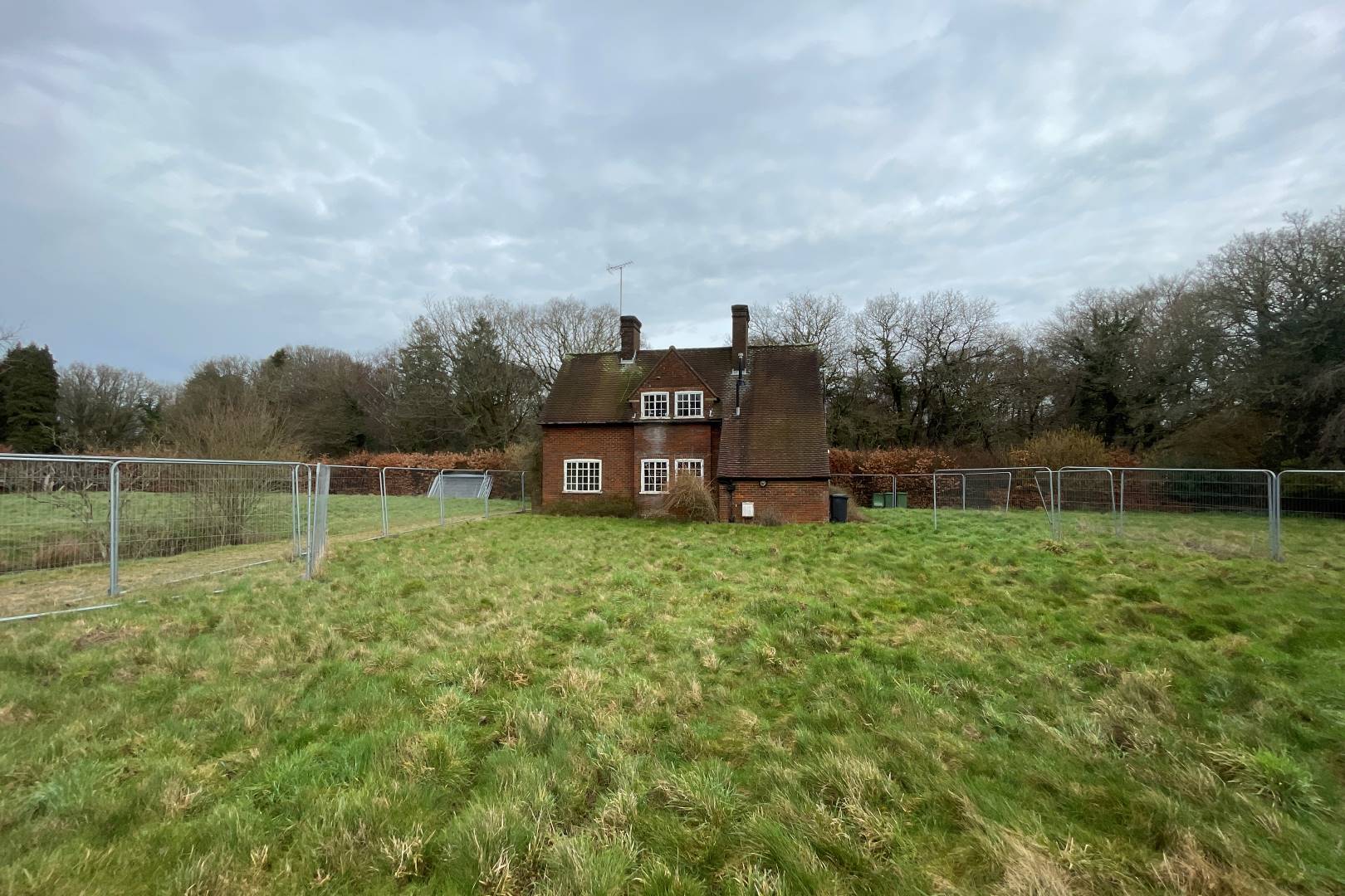 Shootersway Lodge, Shootersway, Wigginton, Tring, HP23 6JA