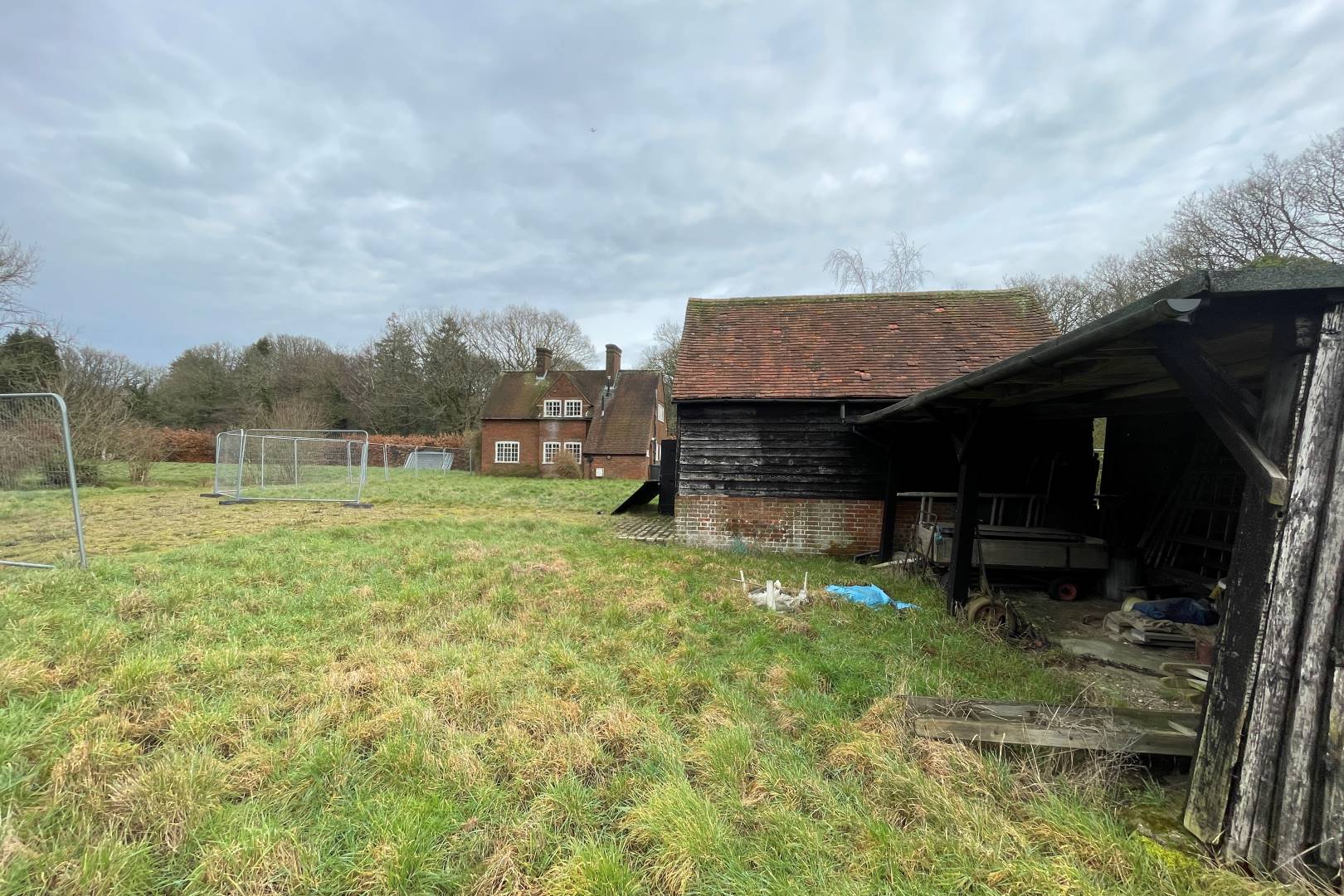 Shootersway Lodge, Shootersway, Wigginton, Tring, HP23 6JA