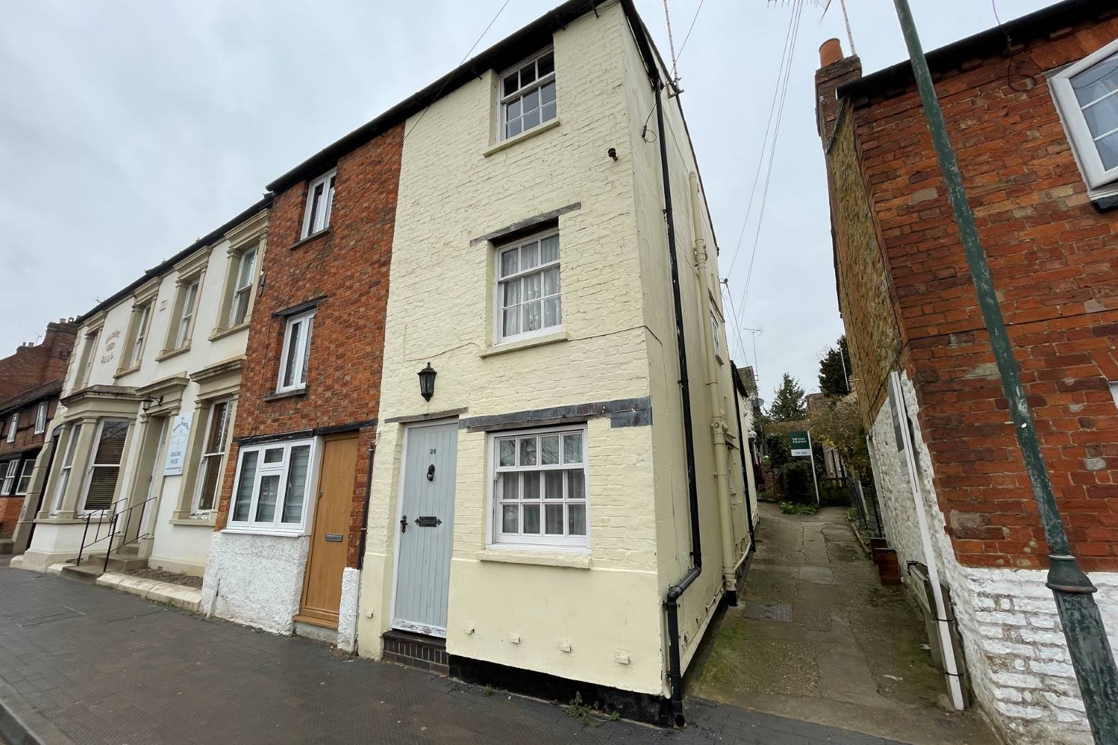 24 High Street, Buckingham, MK18 1NU