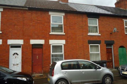 Property for auction in Northamptonshire)