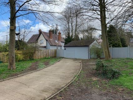 Property for auction in Oxfordshire)