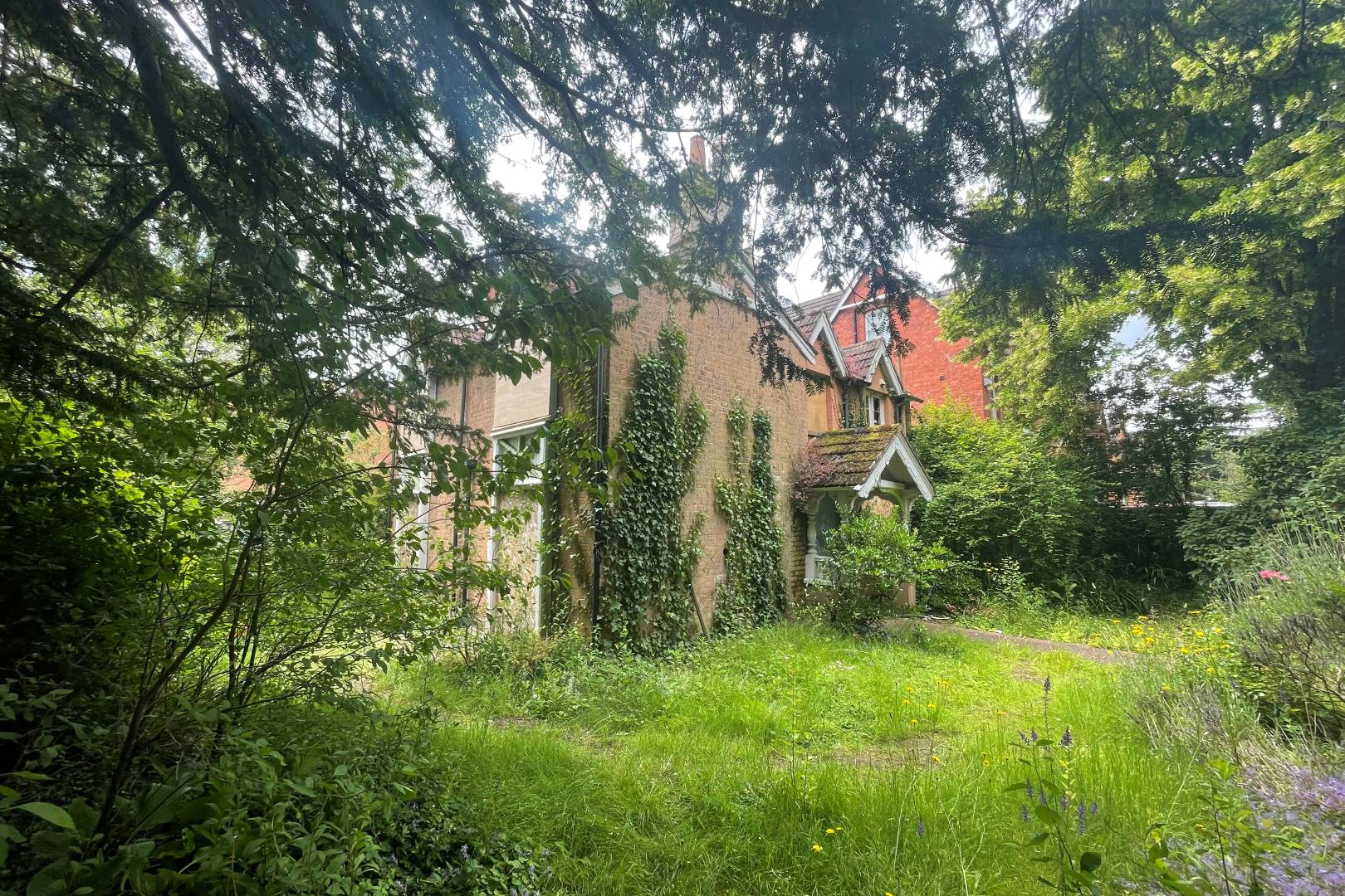 2 Lansdowne Road, Bedford, MK40 2BU