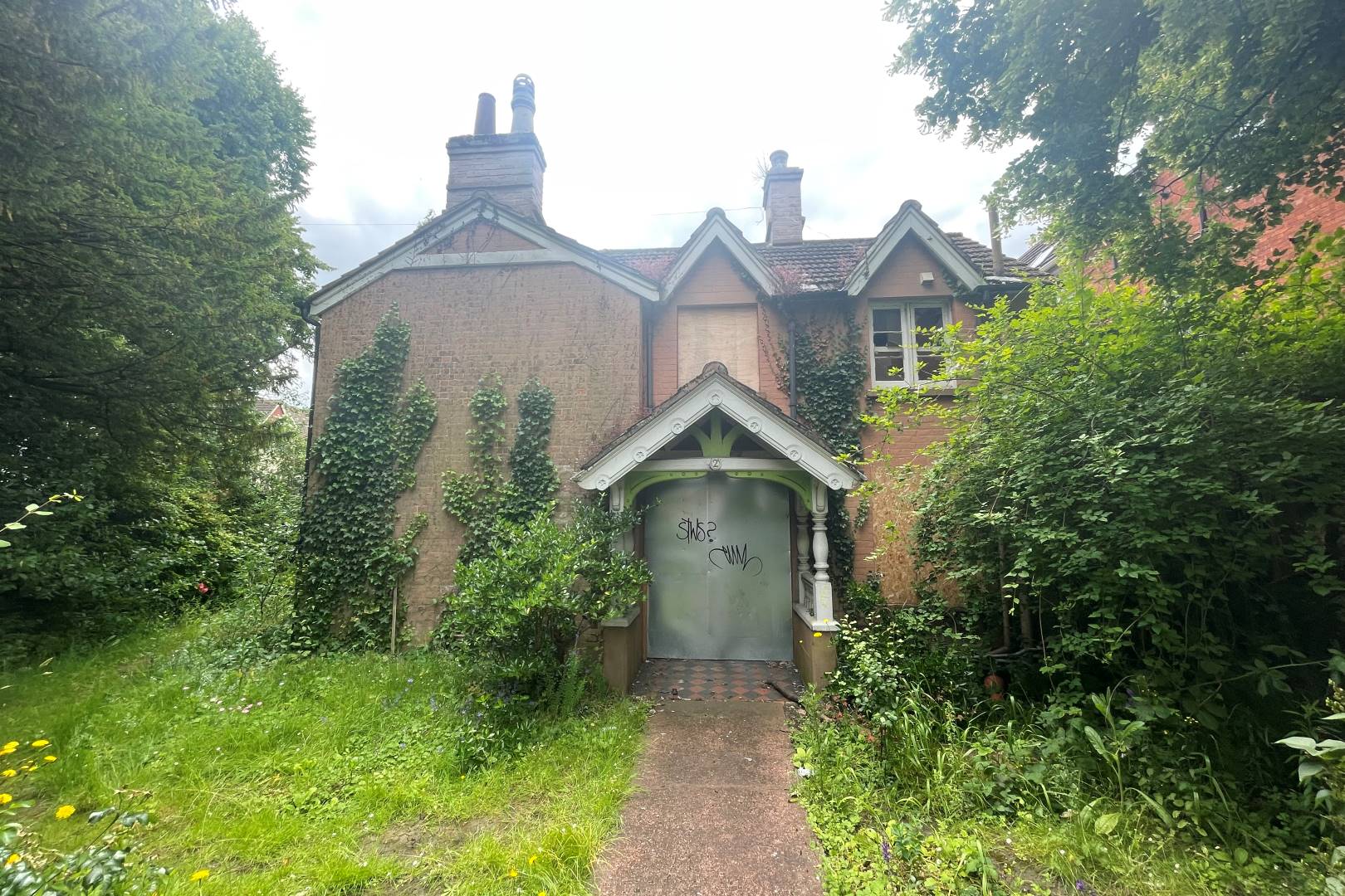 2 Lansdowne Road, Bedford, MK40 2BU