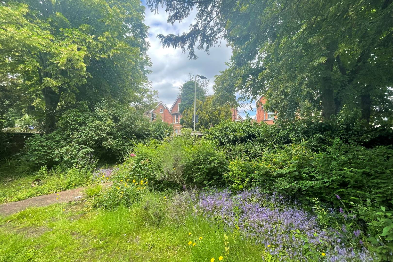 2 Lansdowne Road, Bedford, MK40 2BU