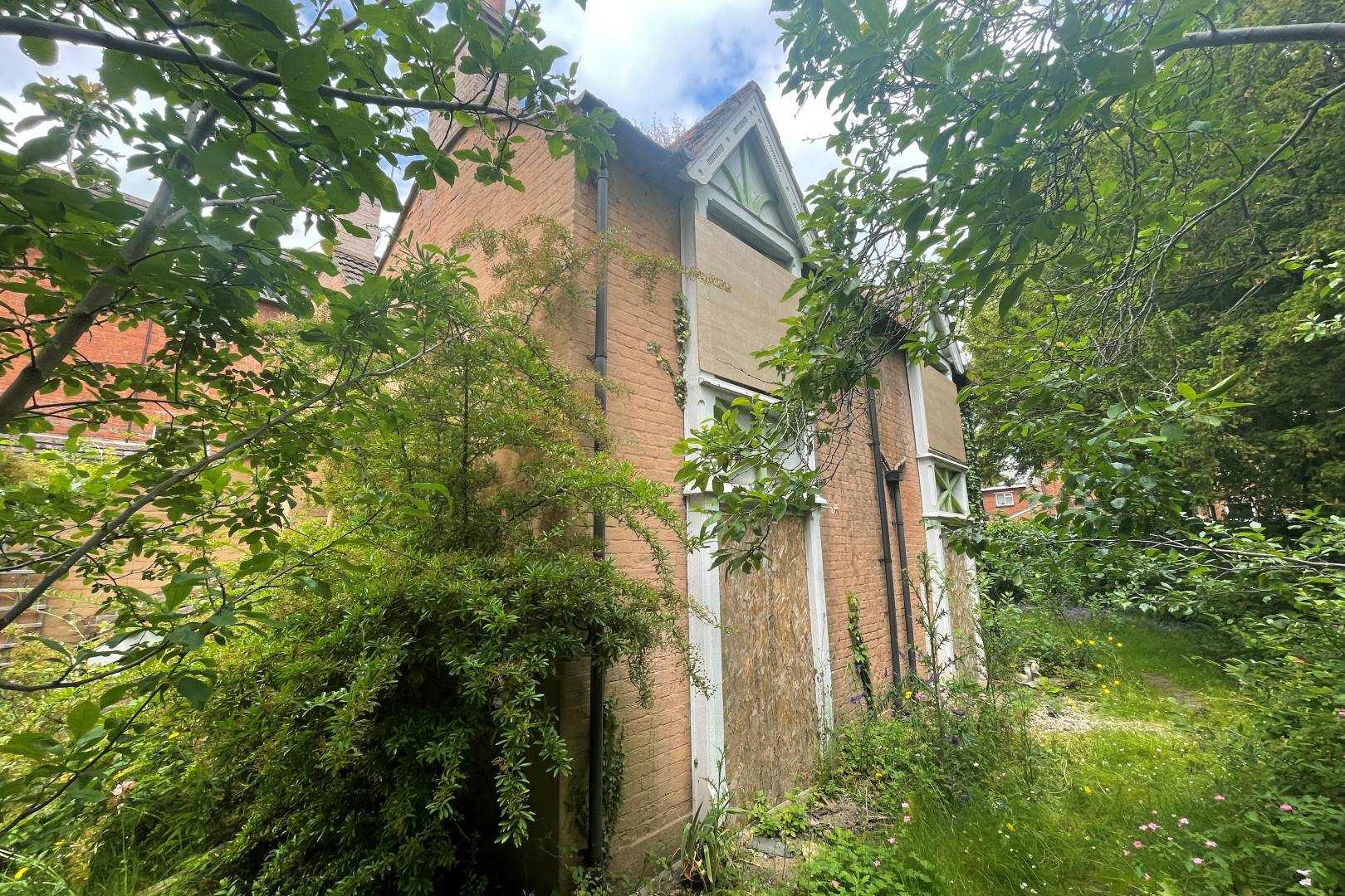 2 Lansdowne Road, Bedford, MK40 2BU