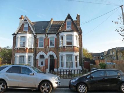 Property for auction in London)