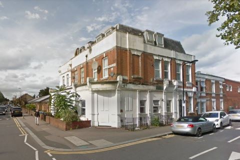 Property for auction in London)