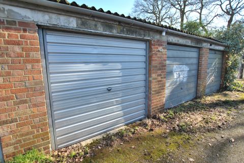 Property for auction in Hampshire)