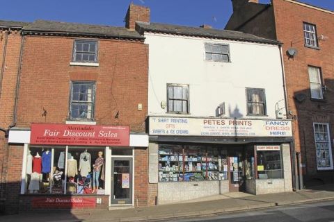Property for auction in Worcestershire)